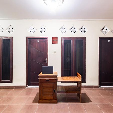 Oyo Life 93504 Kost Krisna Otel Temukus Dış mekan fotoğraf