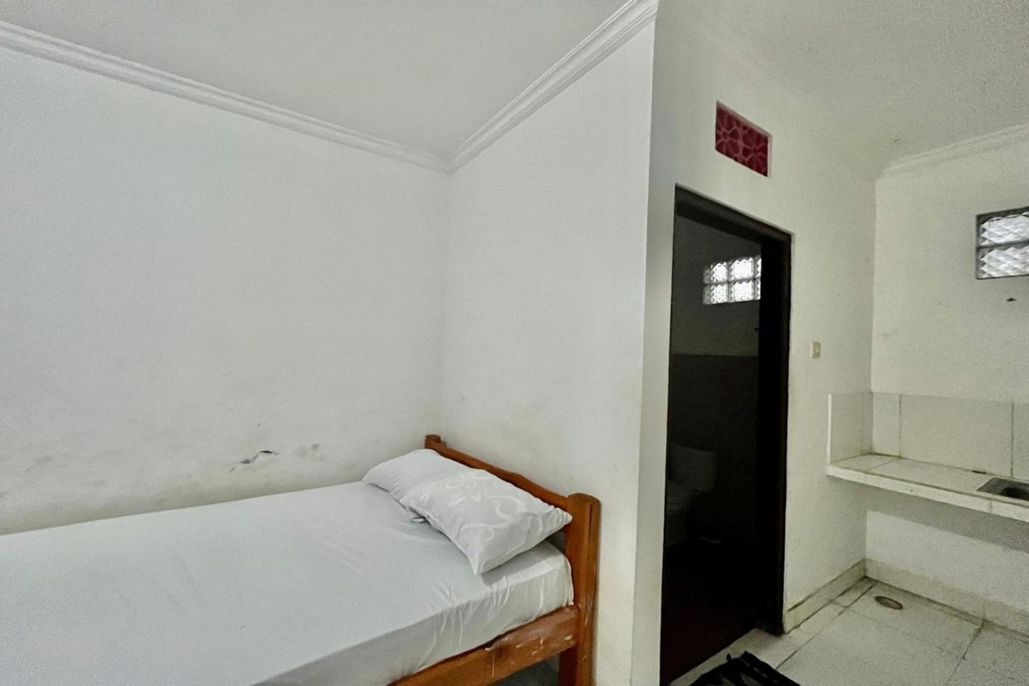 Oyo Life 93504 Kost Krisna Otel Temukus Dış mekan fotoğraf