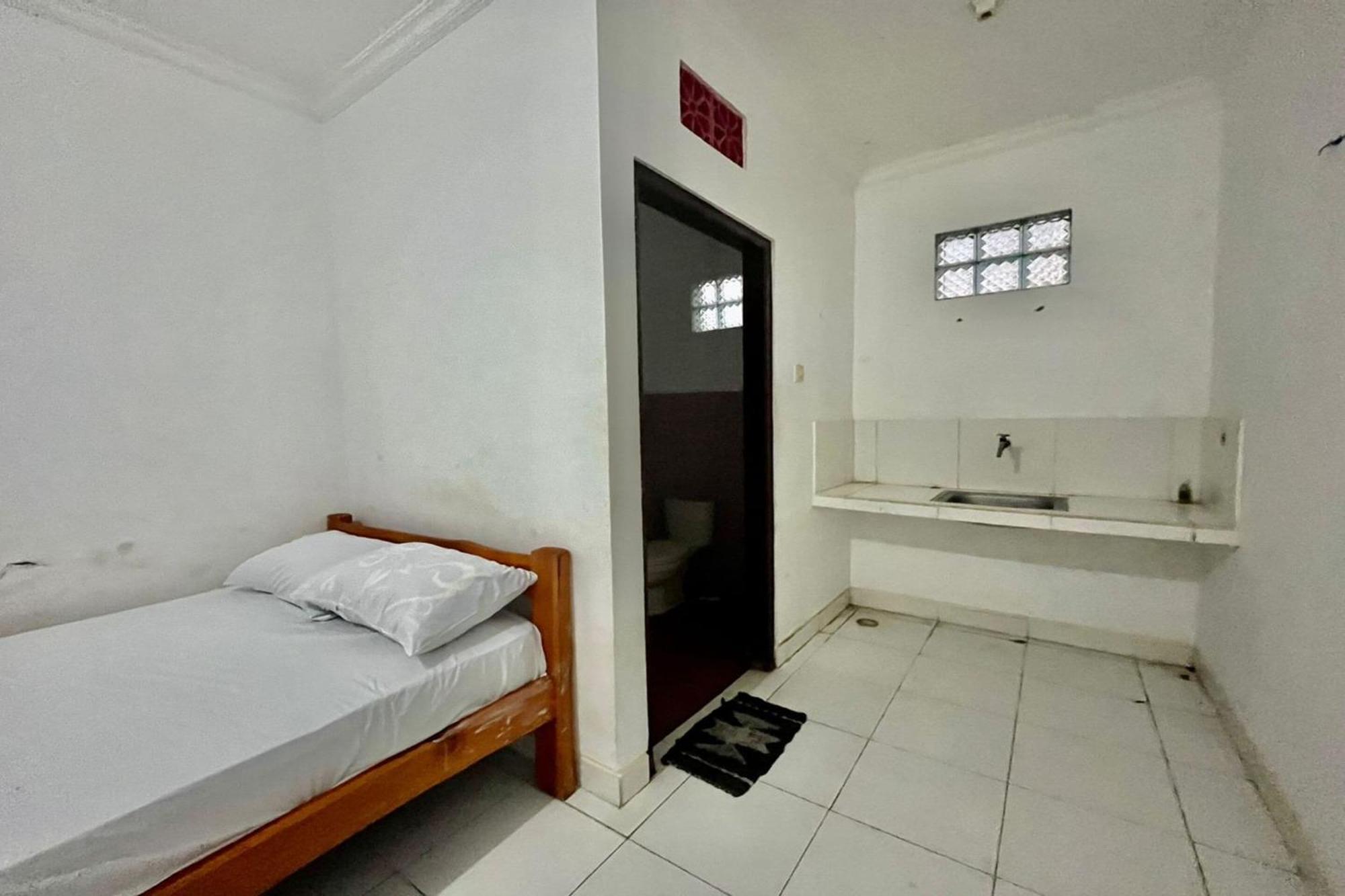 Oyo Life 93504 Kost Krisna Otel Temukus Dış mekan fotoğraf