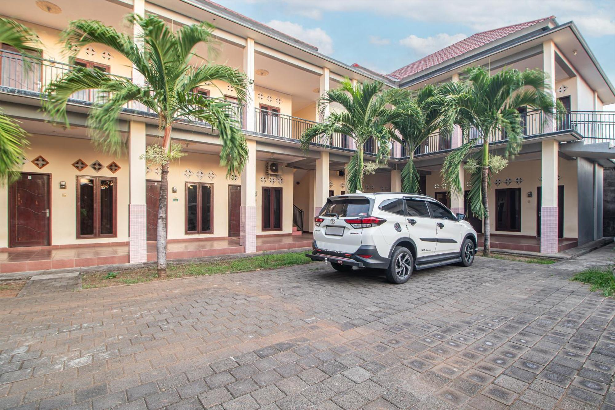 Oyo Life 93504 Kost Krisna Otel Temukus Dış mekan fotoğraf