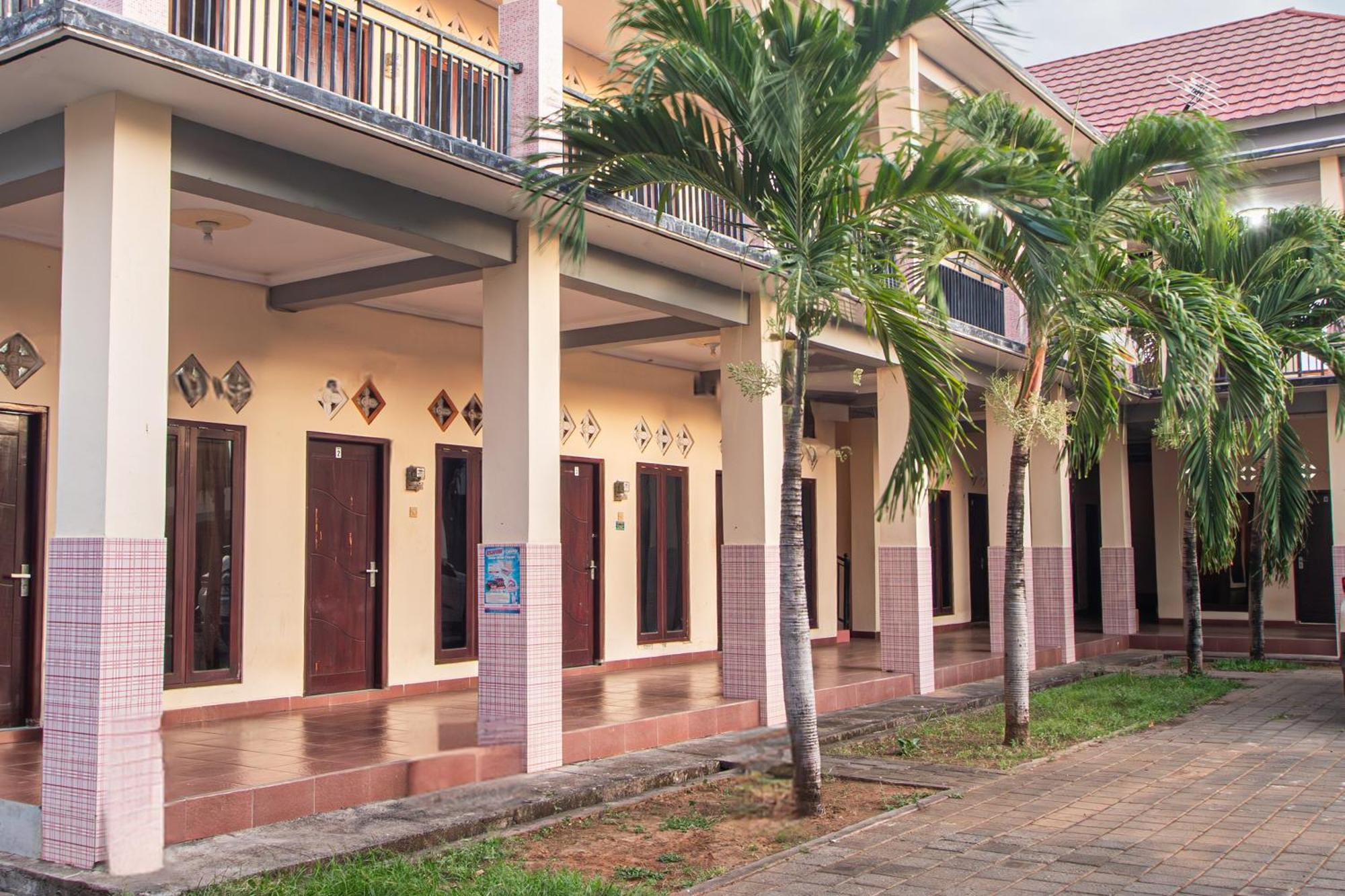Oyo Life 93504 Kost Krisna Otel Temukus Dış mekan fotoğraf